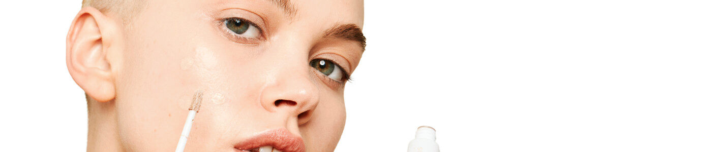 Prendre soin du contour des yeux :